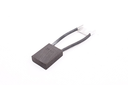 BALAI ÉLECTRIQUE 8X20X25 POUR MP132M