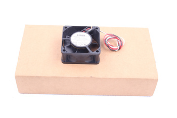 2410ML-04W-B69 MINEBEA 60X60X25MM, 12V, 0.4A VENTILATEUR