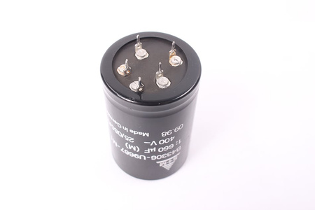 CONDENSATEUR B43306-U9667-M1 S+M 25/085/56 660UF, 400VDC