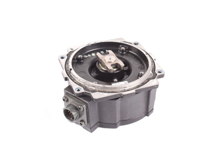 R88M-K3K030F-S2 OMRON CODEUR