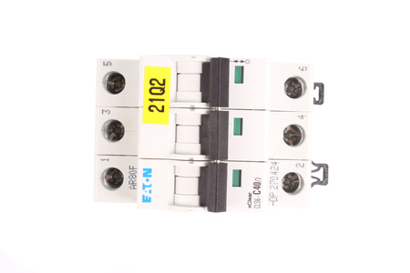 CLS6-C40/3-DP EATON 270424 DISJONCTEUR A MAXIMUM DE COURANT
