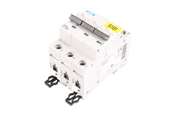 CLS6-C6/3-DP EATON 270417 DISJONCTEUR A MAXIMUM DE COURANT