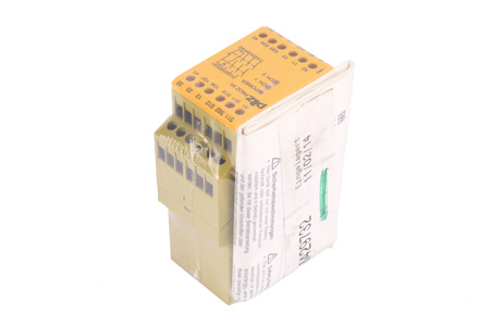 PNOZ X4 120VAC 3N/O 1N/C PILZ 774736 RELAIS DE SÉCURITÉ