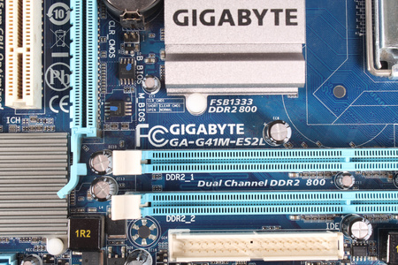 GA-G41M-ES2L GIGABYTE