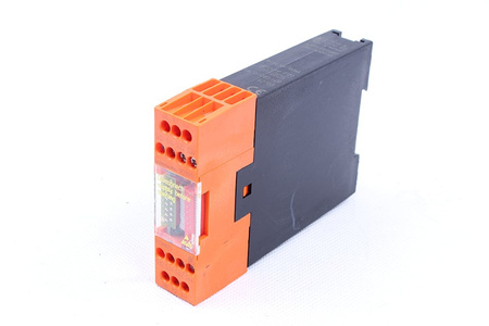 BG5914.08/01MF0 DOLD RELAIS DE SÉCURITÉ