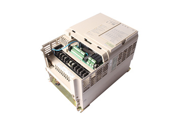 CIMR-L7B4011 YASKAWA VARISPEED L7 SANS CAPOT