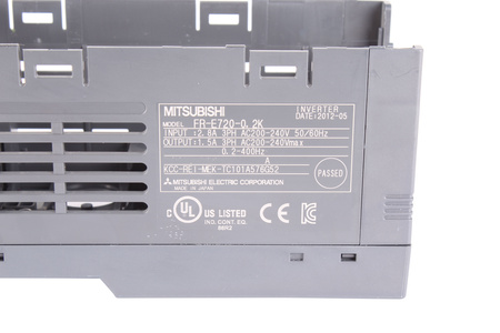 FR-E720-0.2K MITSUBISHI ELECTRIC FAÇADE DU BOÎTIER