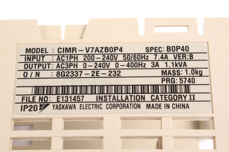CIMR-V7AZB0P4 YASKAWA BOÎTIER