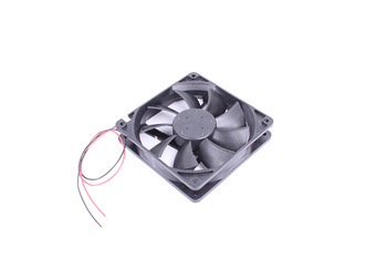 4710KL-04W-B50 NMB TECHNOLOGIES 119X119X25MM, 12V, 0.72A VENTILATEUR