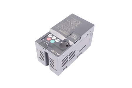 FR-E720-0.2K MITSUBISHI ELECTRIC FAÇADE DU BOÎTIER