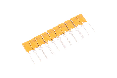 FUSIBLE POLYMERE RUEF110 LITTELFUSE 30V, 1.1A, 7.4X14.2MM, PTC, 10PCS