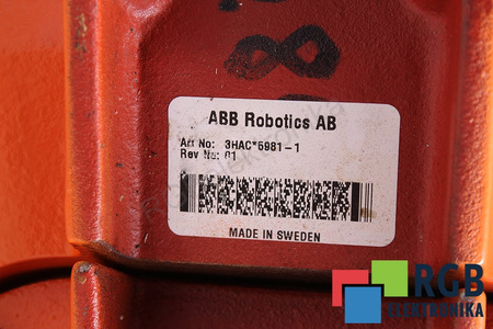 3HAC*6981-1 ABB POIGNET DU ROBOT