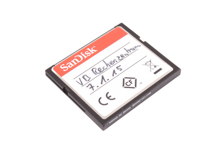 BH110413942B SANDISK 4GB