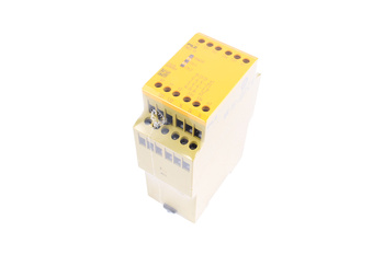 PNOZ X4 24VDC 3N/O 1N/C PILZ 774730 RELAIS DE SÉCURITÉ