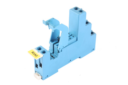 97.02 FINDER 300V SOCLE ENFICHABLE POUR RELAIS