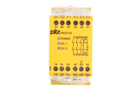 PNOZ X3 230VAC 24VDC 3N/O 1N/C 1SO PILZ 774318 RELAIS DE SÉCURITÉ